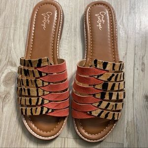 BNIB Crown Vintage Slides Animal Tiger Print Suede